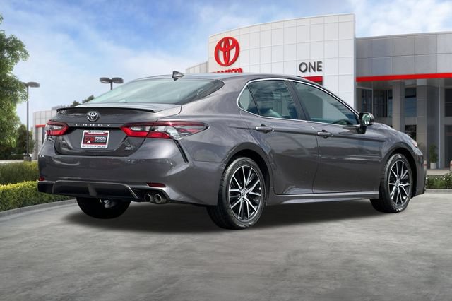 Certified 2024 Toyota Camry SE FWD image 5