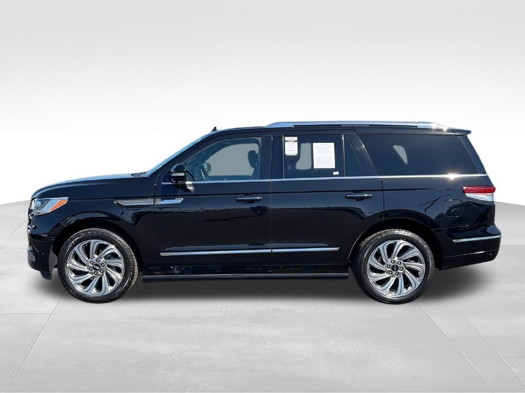 Used 2024 Lincoln Navigator Reserve AWD/4WD image 5