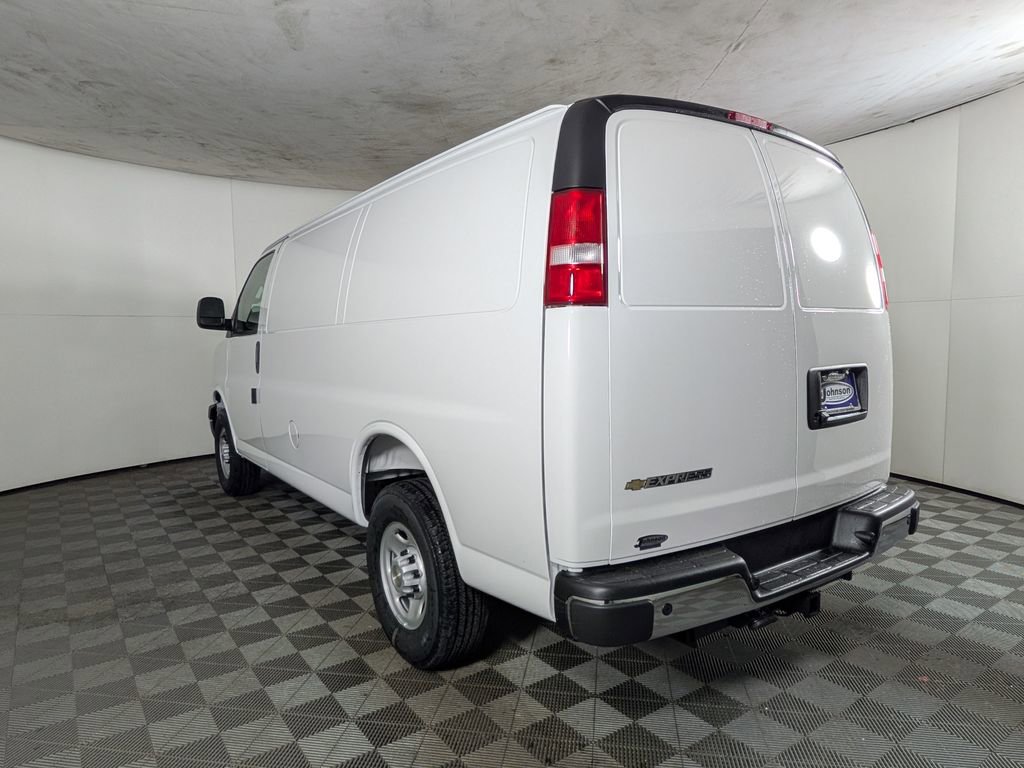New 2025 Chevrolet Express 2500 image 4
