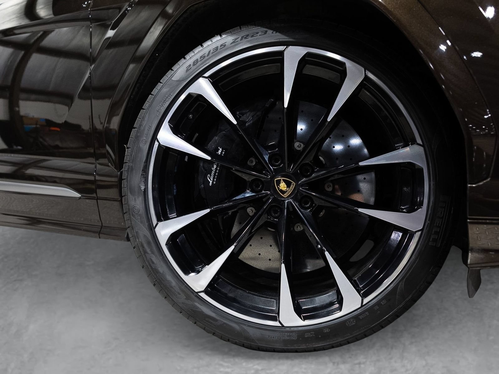 Used 2021 Lamborghini Urus AWD/4WD image 8