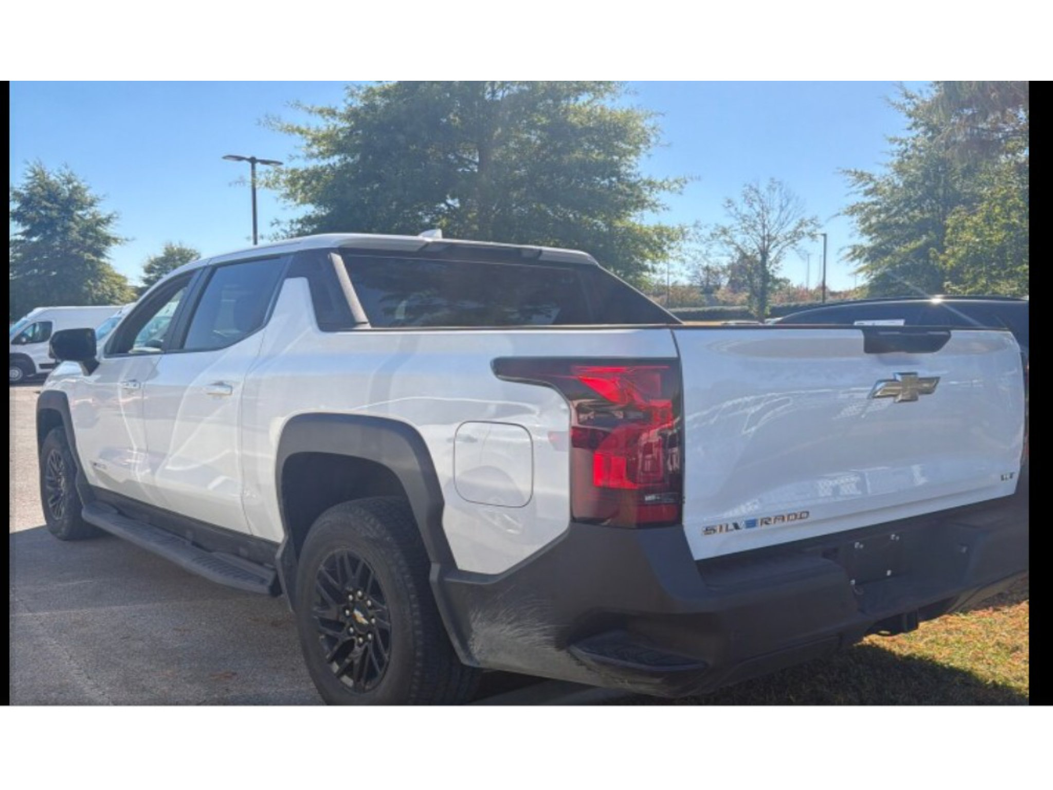 Used 2024 Chevrolet Silverado EV W/T AWD/4WD image 2