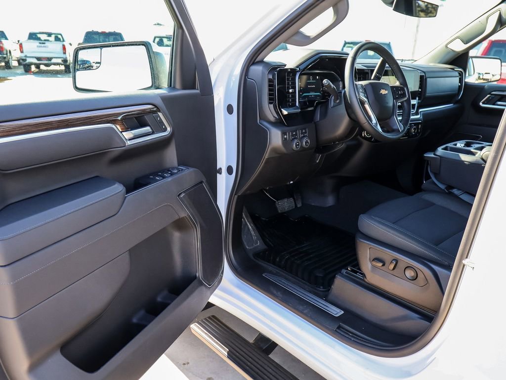 Certified 2026 Chevrolet Silverado 1500 LT image 28
