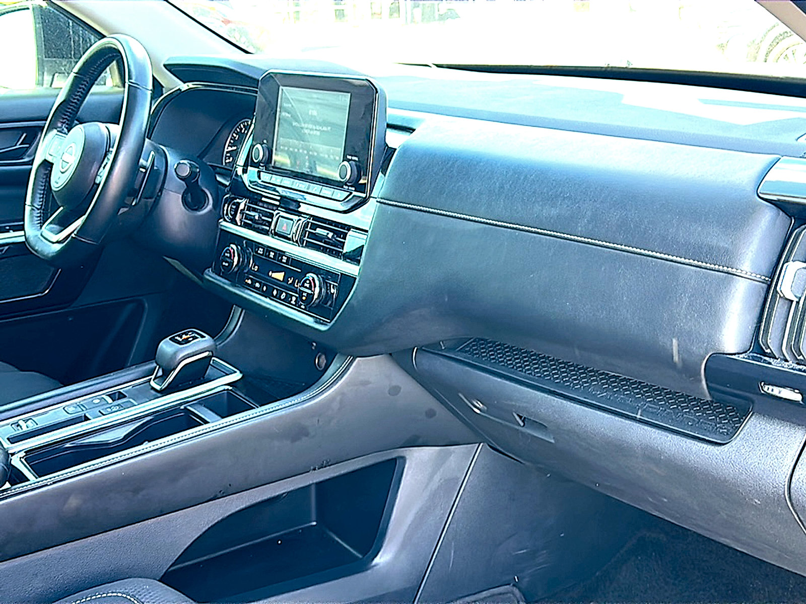 Used 2024 Nissan Pathfinder SV FWD image 25