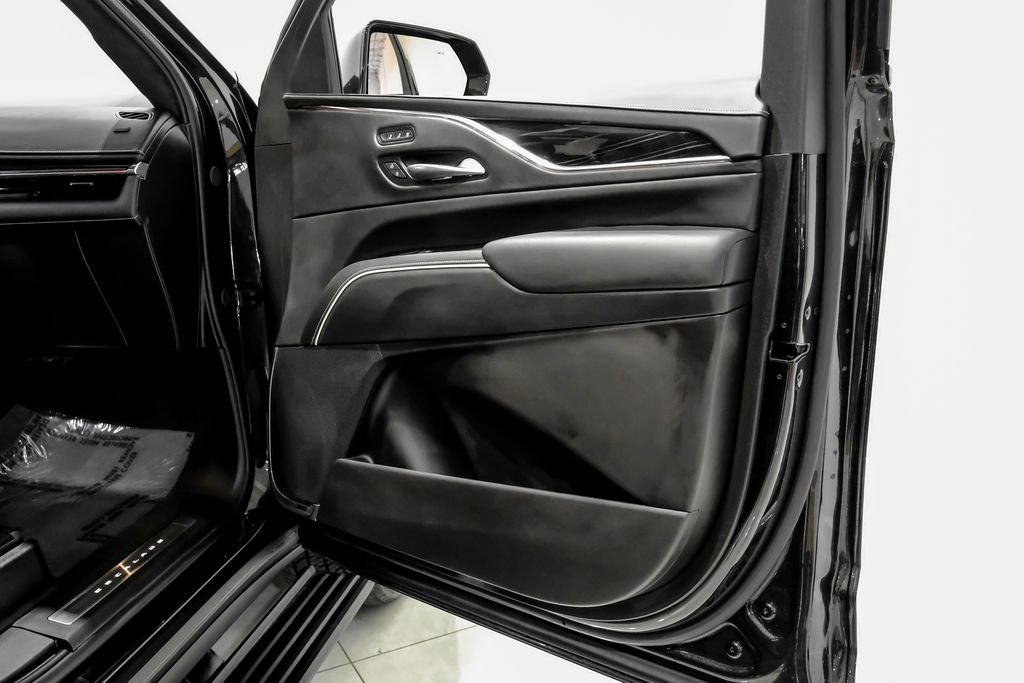 Used 2024 Cadillac Escalade V w/ LPO, ONYX Package image 44