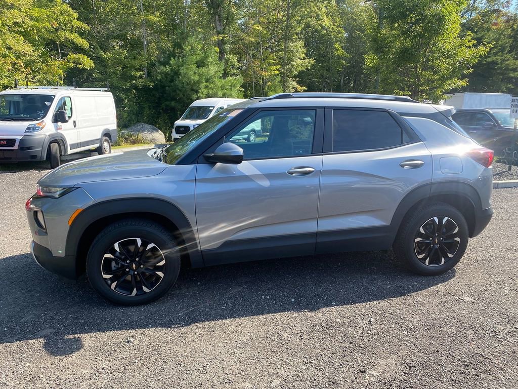 Used 2023 Chevrolet TrailBlazer LT w/ Sun and Liftgate Package image 9