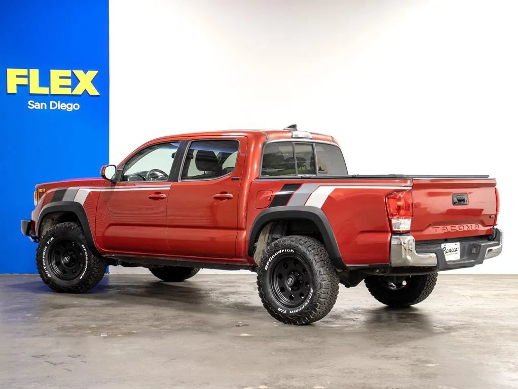 Used 2017 Toyota Tacoma SR5 RWD image 3