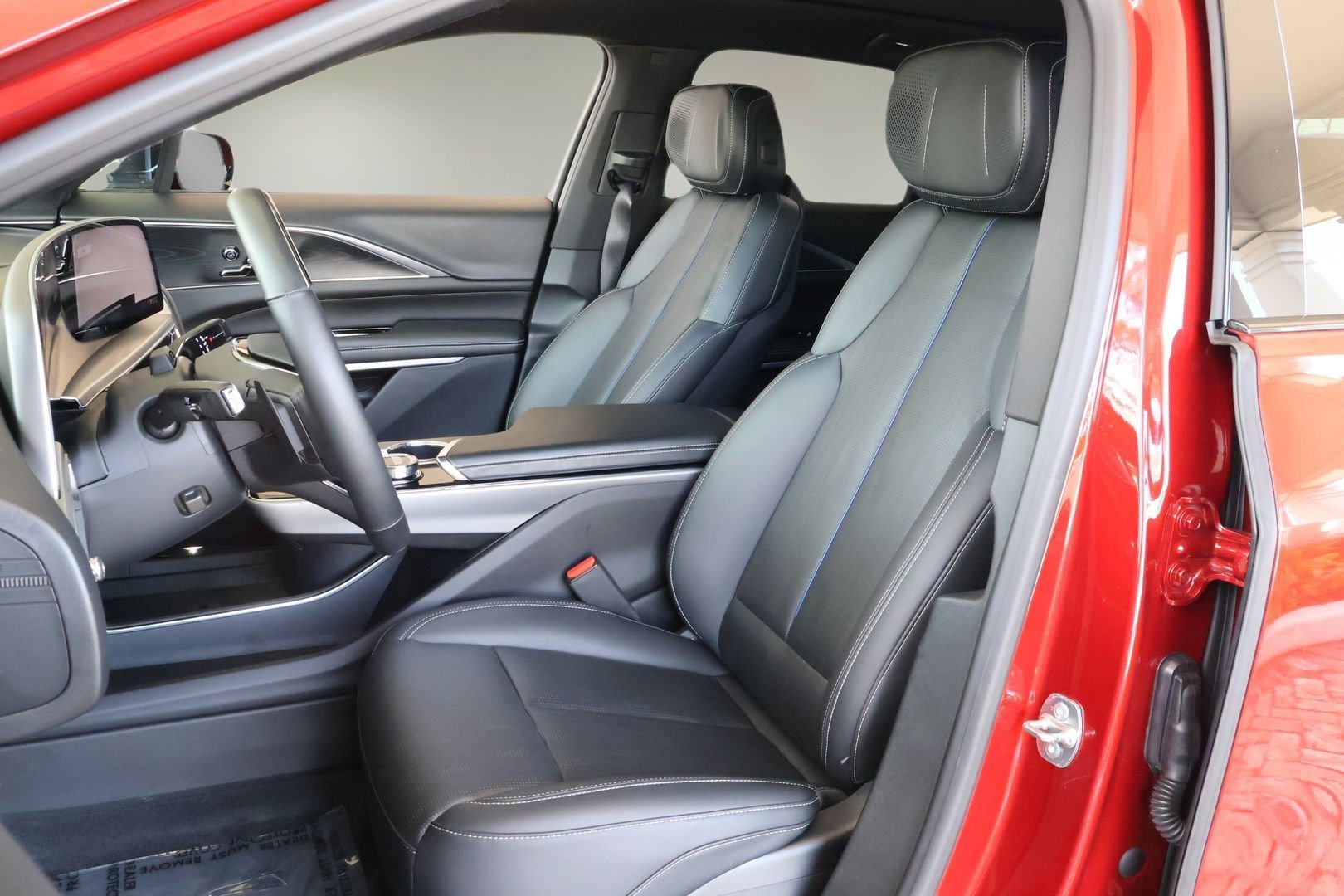 Certified 2024 Cadillac Lyriq Sport image 13