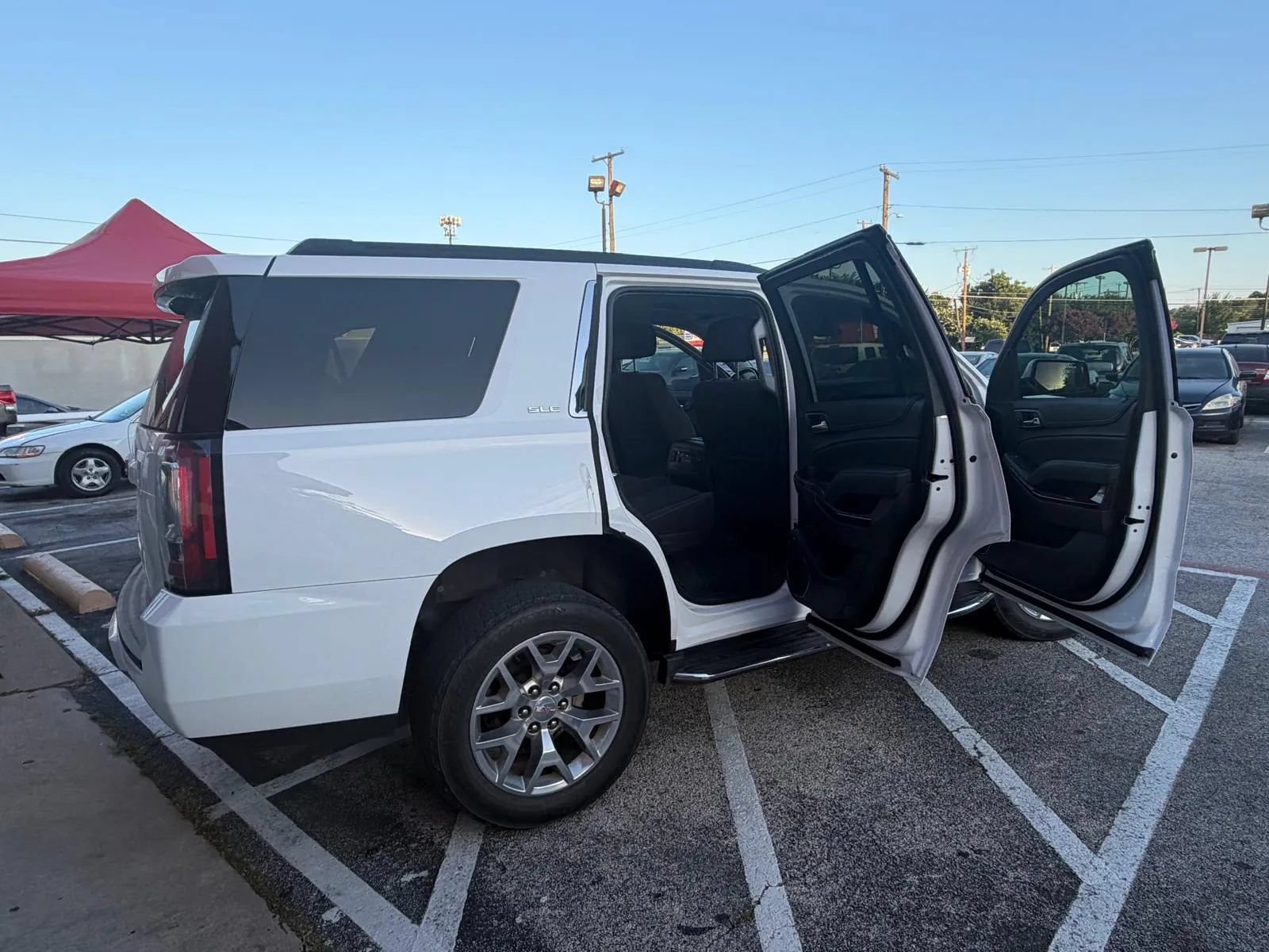 Used 2019 GMC Yukon SLE w/ SLE Value Package RWD image 11