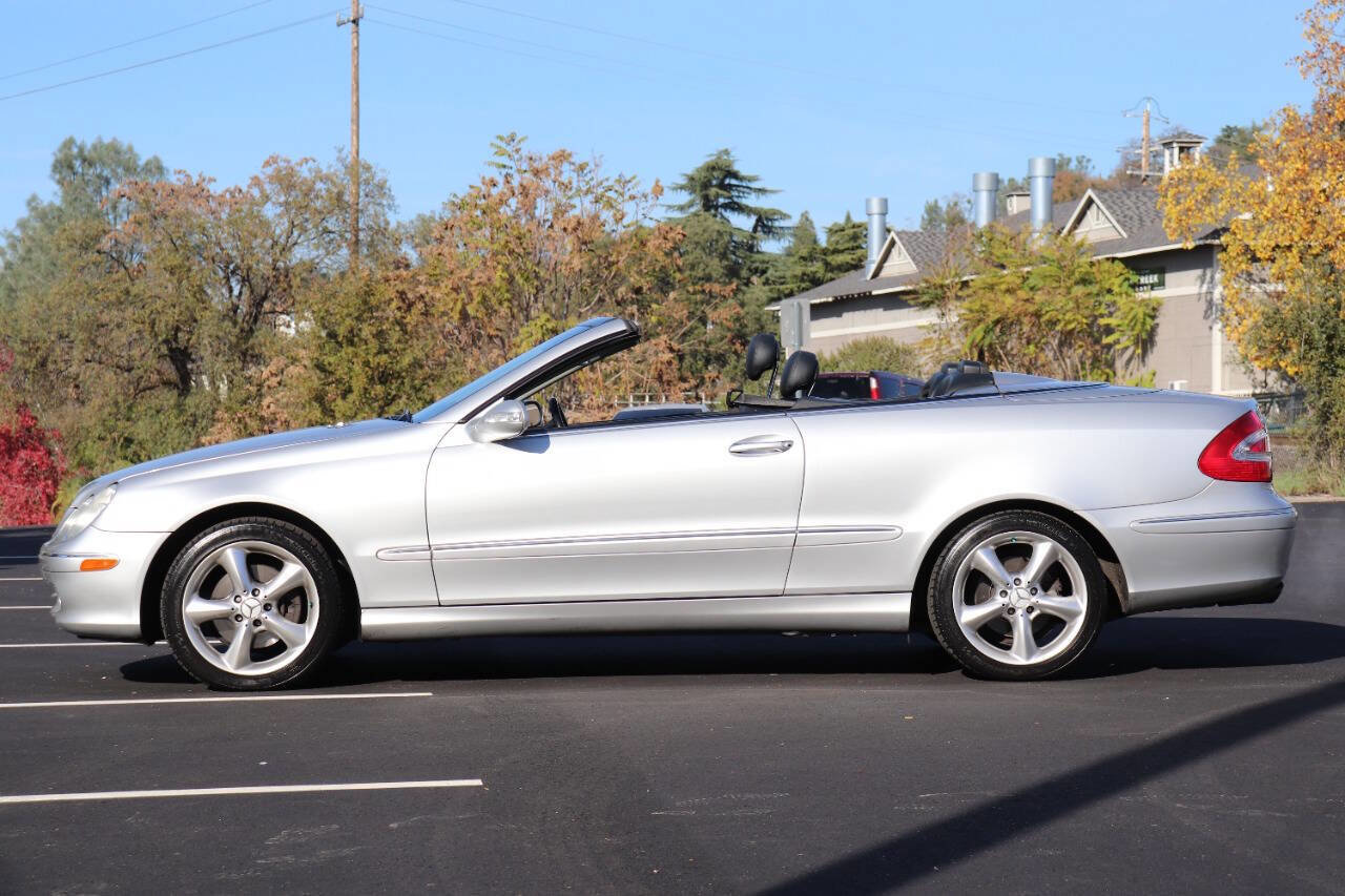 Used 2005 Mercedes-Benz CLK 320 Cabriolet image 4