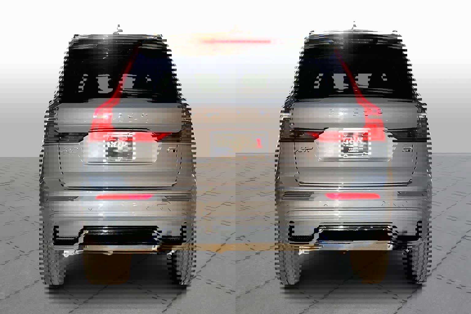 Used 2024 Volvo XC60 B5 Plus image 5