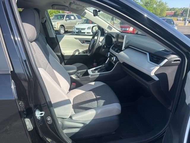 Used 2025 Toyota RAV4 XLE image 15