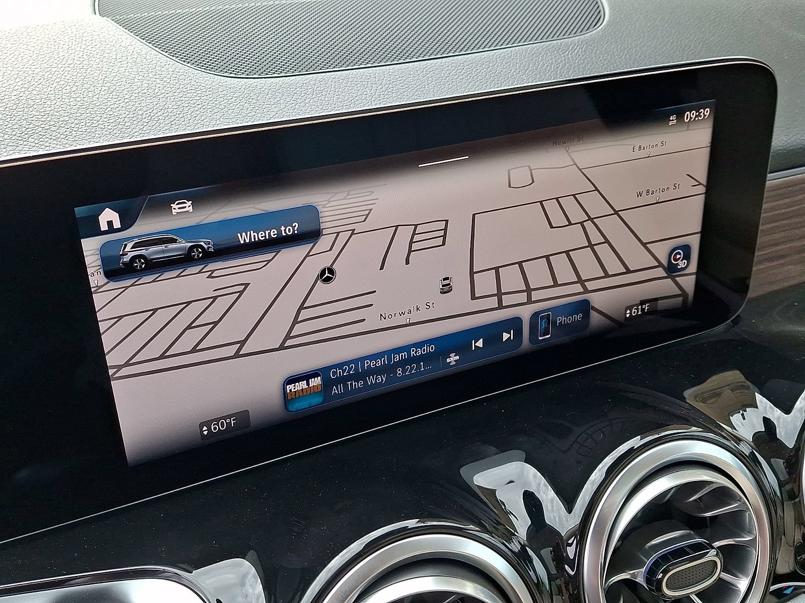 New 2026 Mercedes-Benz GLB 250 4MATIC image 13