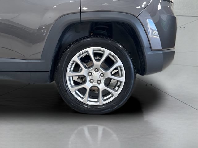 Used 2023 Jeep Compass Latitude AWD/4WD image 25