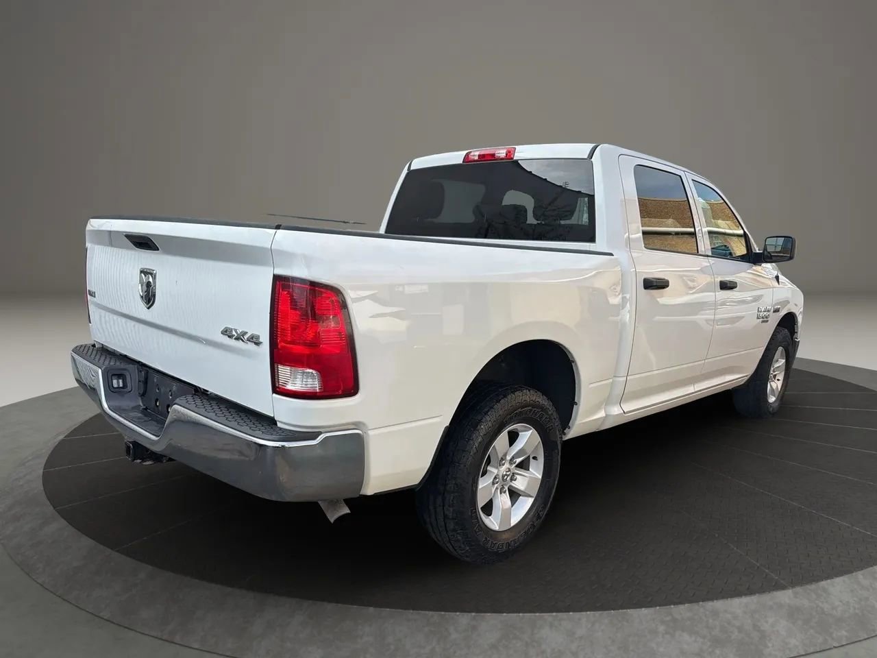 Used 2022 RAM 1500 Classic SLT w/ Protection Group AWD/4WD image 5