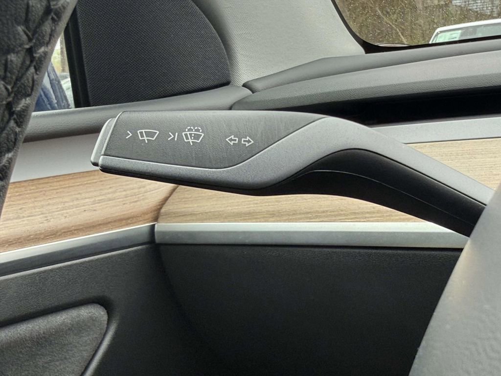 Used 2023 Tesla Model Y Long Range image 24