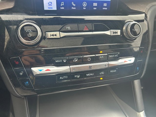 Used 2024 Ford Explorer Platinum w/ Technology Package AWD/4WD image 21