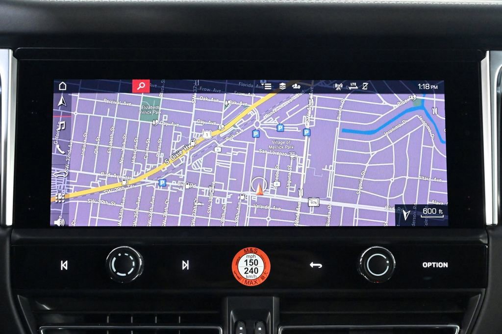 Certified 2023 Porsche Macan AWD/4WD image 15