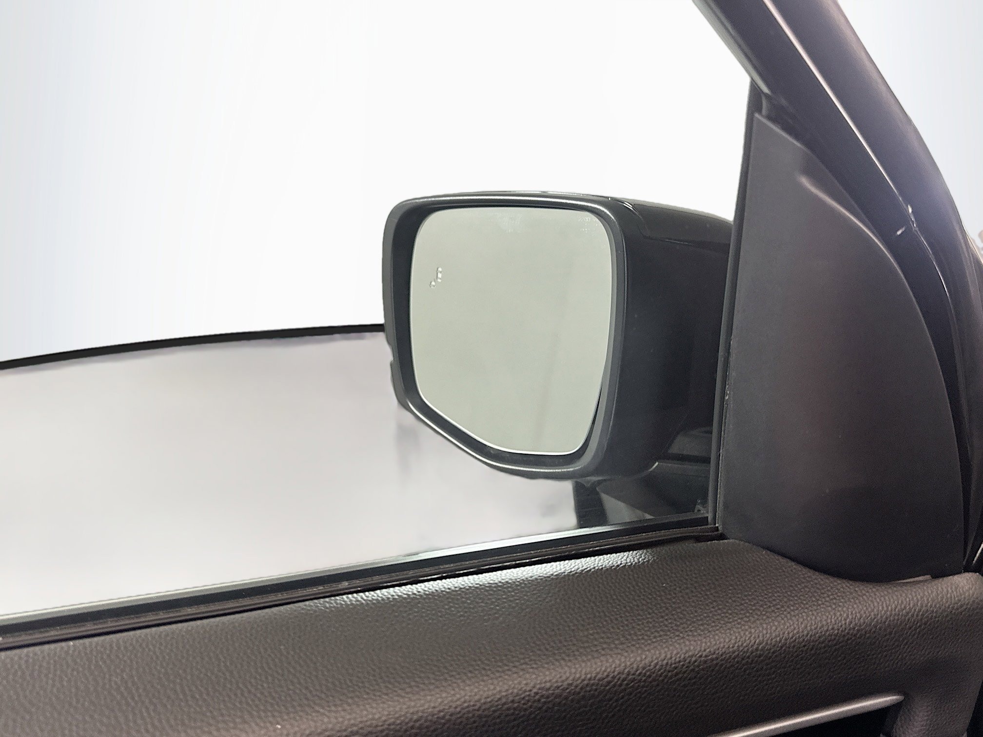 Used 2025 Honda Pilot EX-L image 16