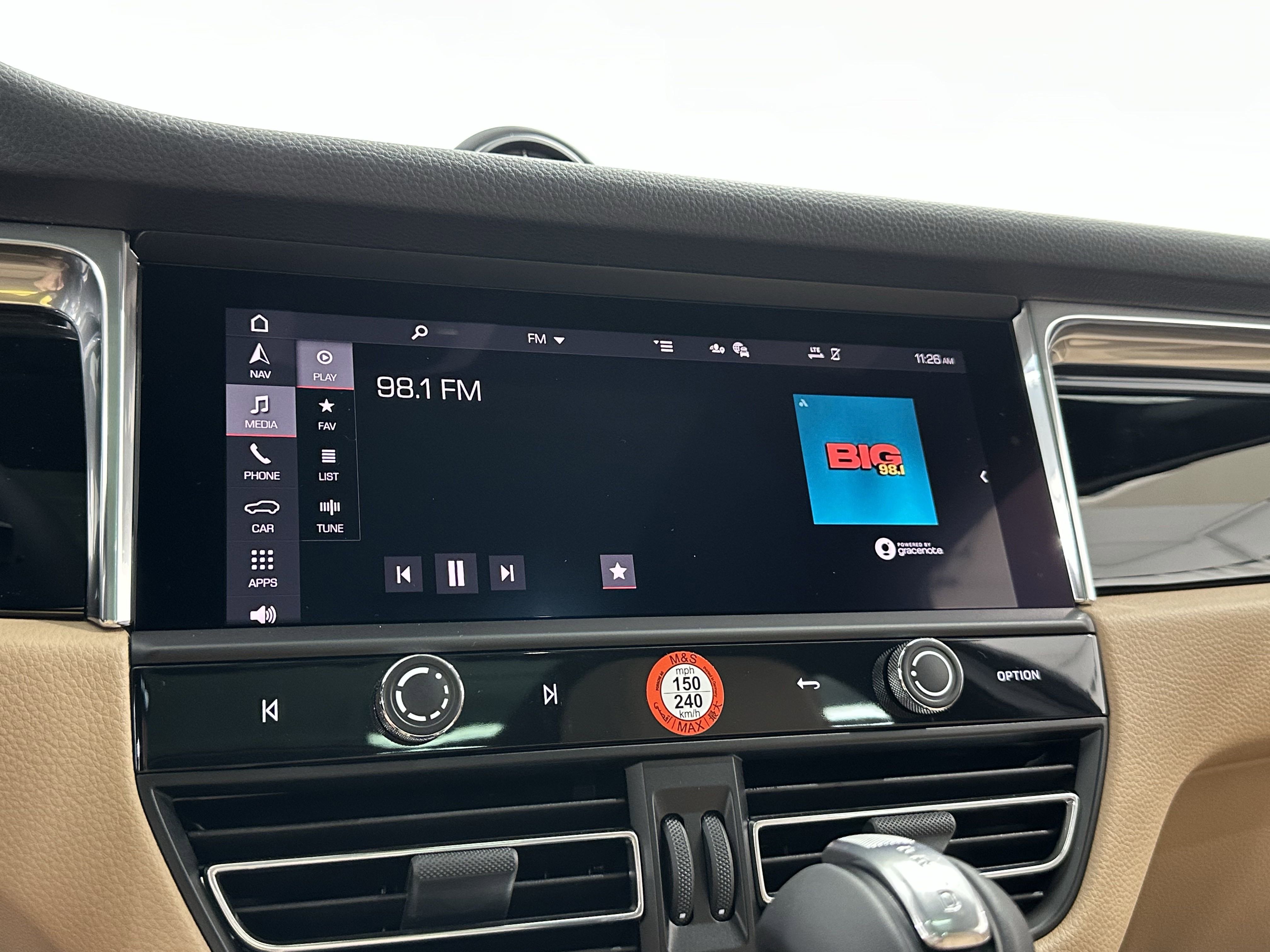 Certified 2025 Porsche Macan image 41