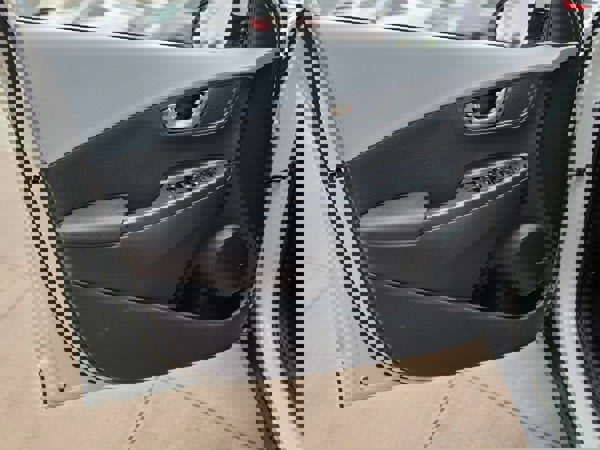 Used 2019 Hyundai Kona Limited image 29