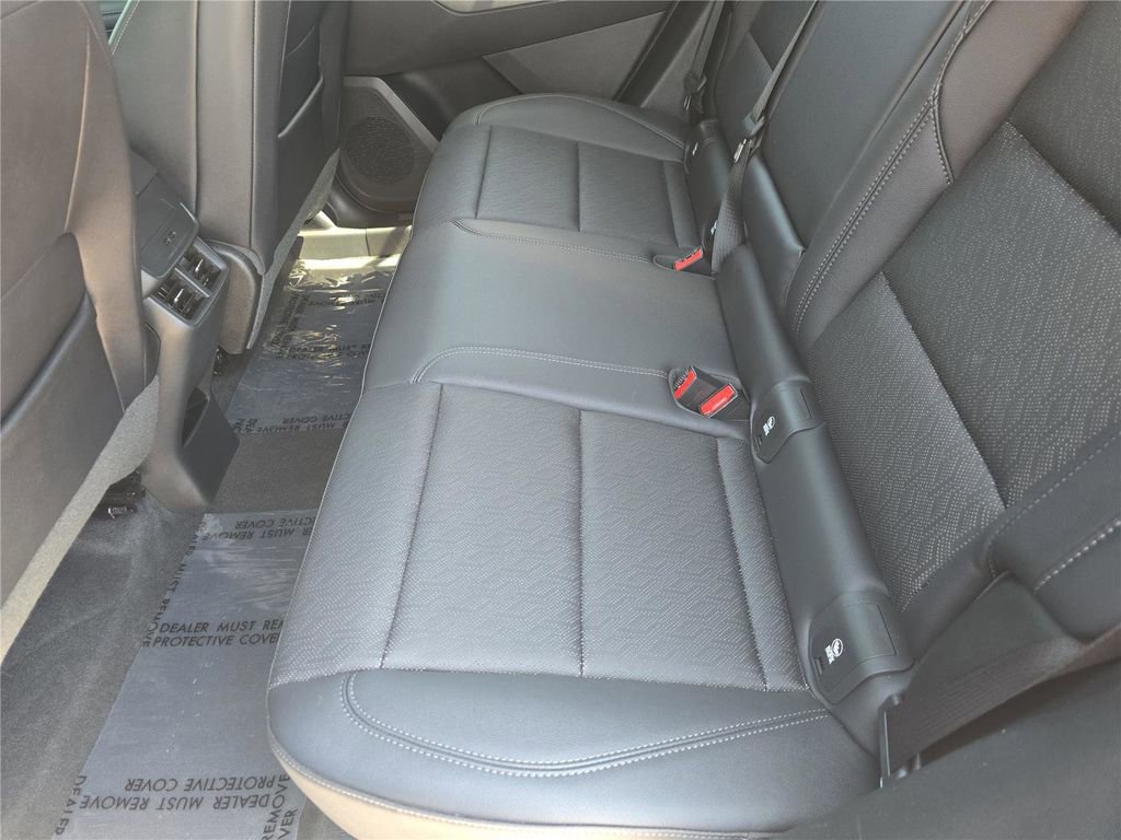 Used 2026 Chevrolet Equinox LT w/ Convenience Package II FWD image 17