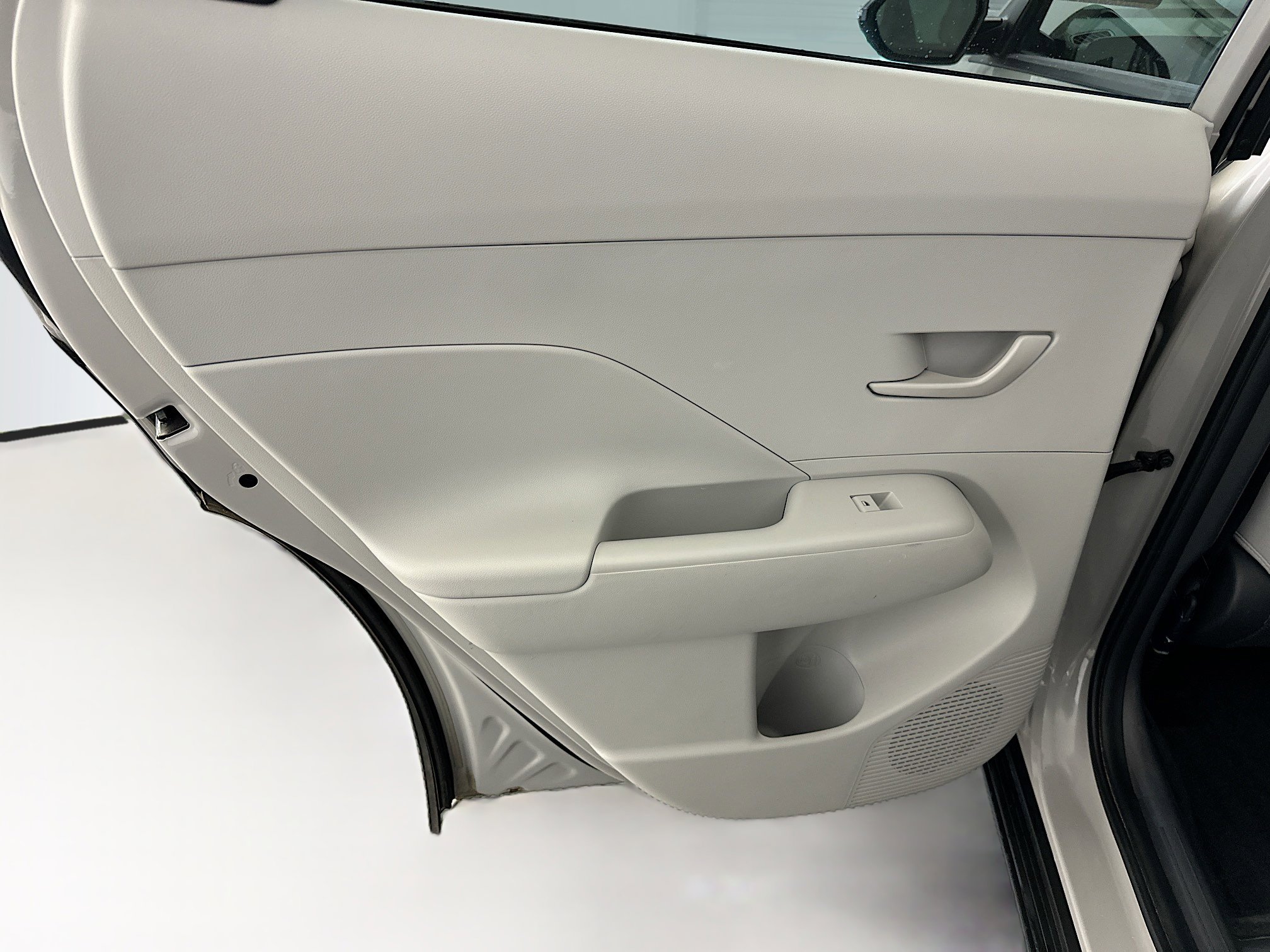 Used 2025 Hyundai Kona SEL image 27