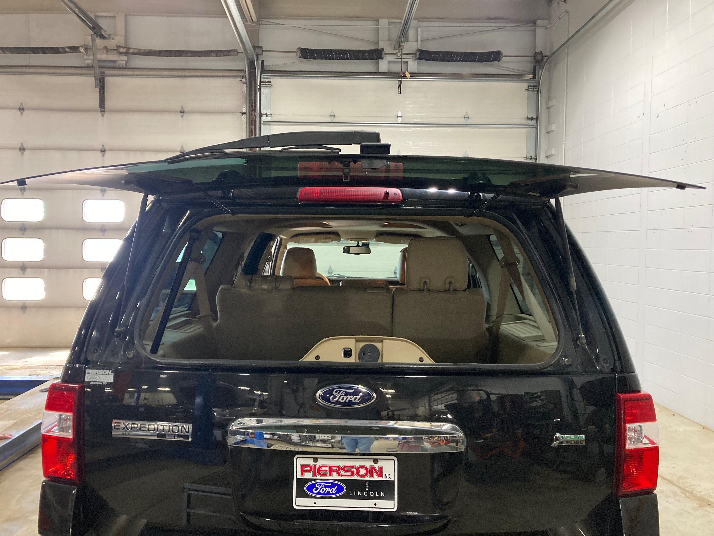 Used 2014 Ford Expedition EL XLT w/ Equipment Group 202A AWD/4WD image 18