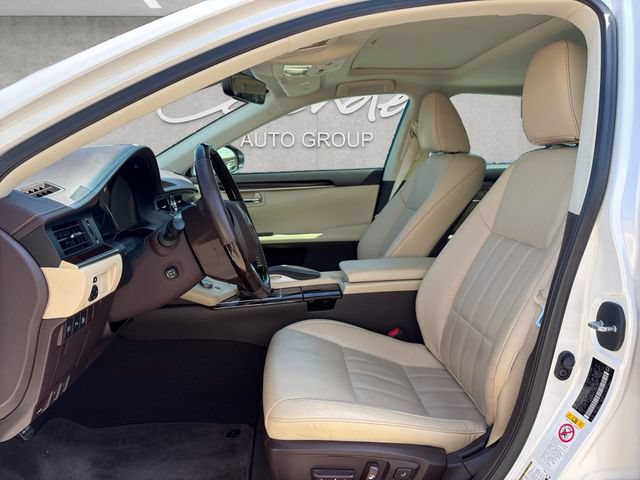 Used 2018 Lexus ES 350 w/ Luxury Package w/Wood Trim FWD image 19