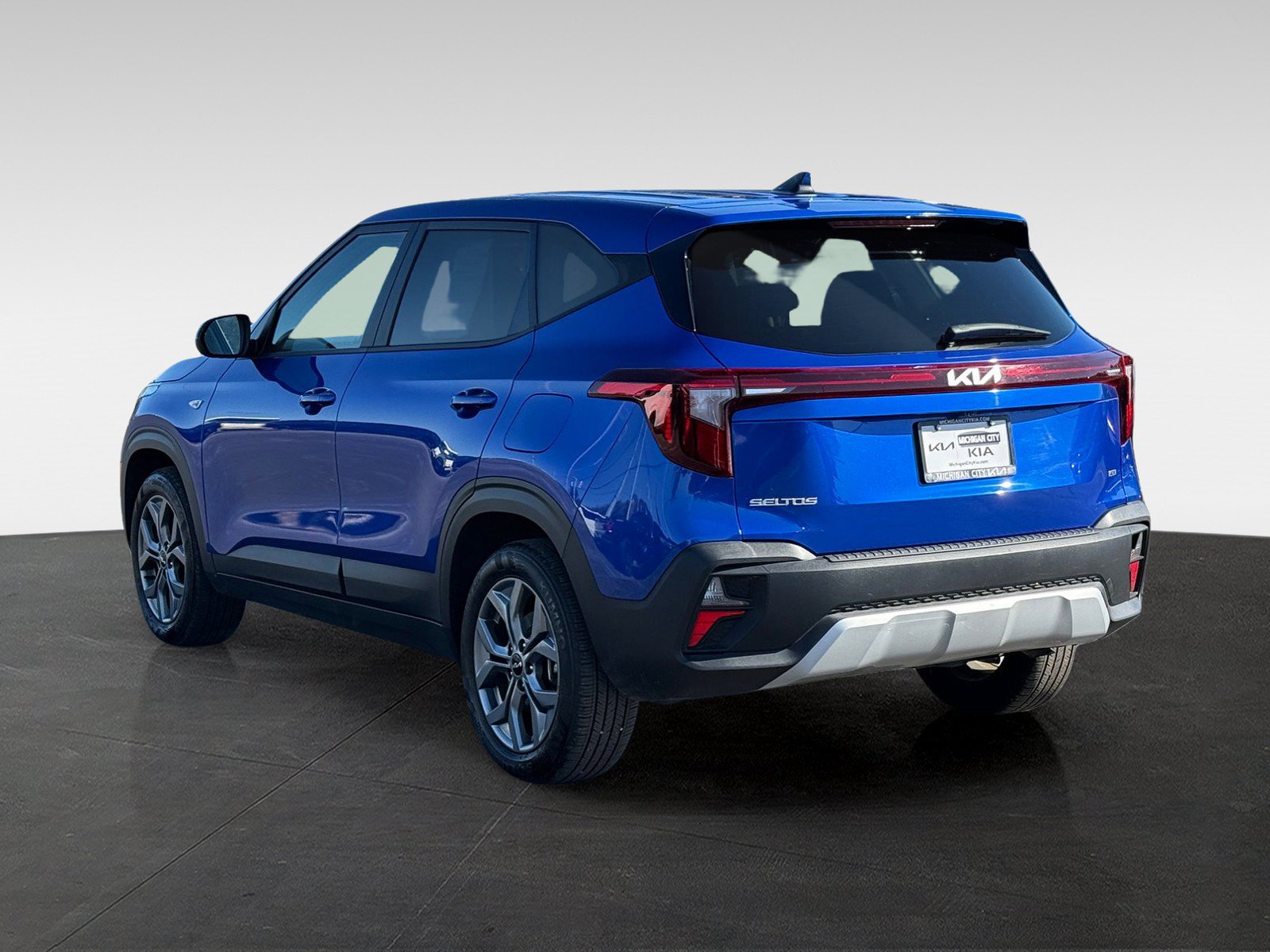 Used 2024 Kia Seltos LX AWD/4WD image 7