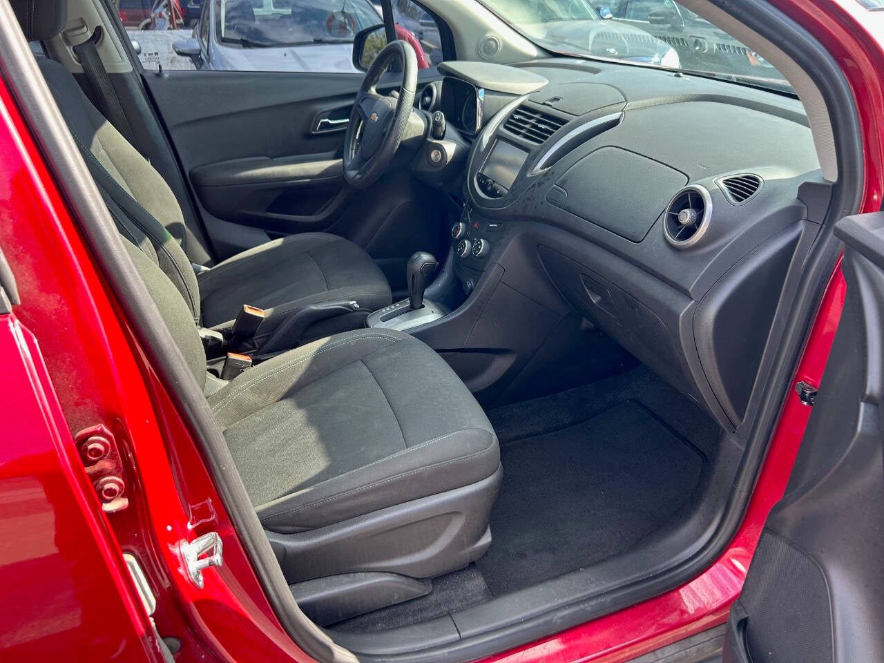 Used 2015 Chevrolet Trax LS FWD image 12