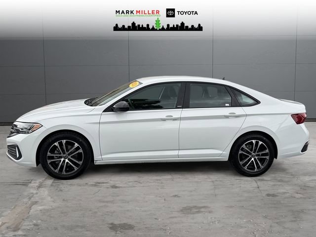 Used 2024 Volkswagen Jetta Sport image 2