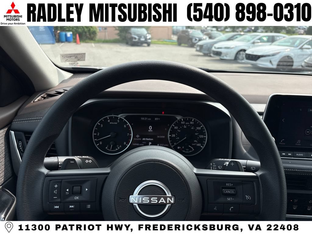 Used 2023 Nissan Rogue S AWD/4WD image 6