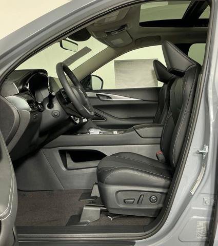 Certified 2027 INFINITI QX60 Luxe w/ Cargo Package FWD image 12