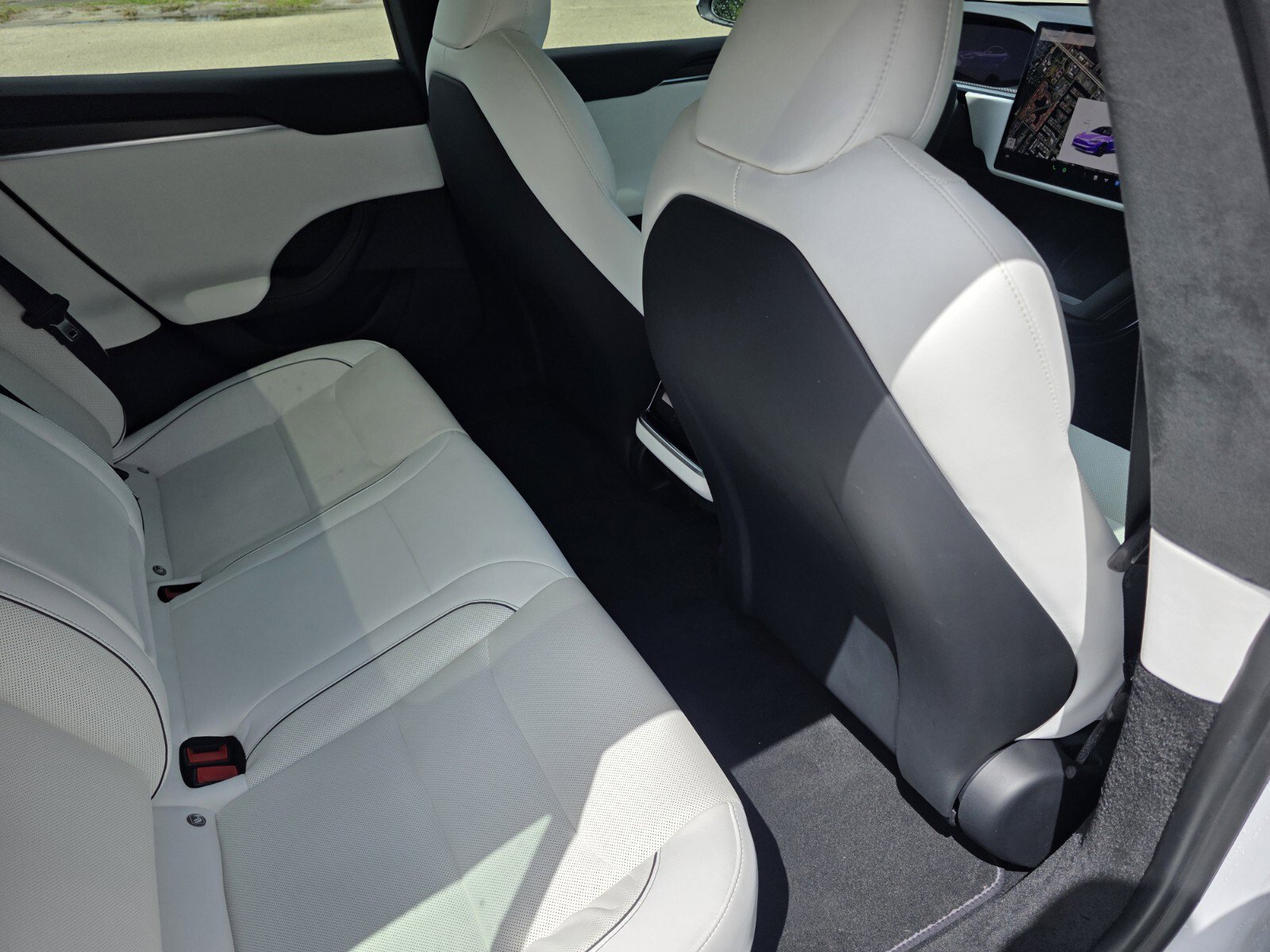 Used 2022 Tesla Model S Plaid image 25