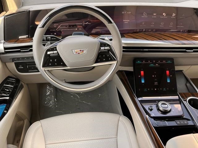 New 2026 Cadillac Escalade ESV Platinum Luxury AWD/4WD image 10
