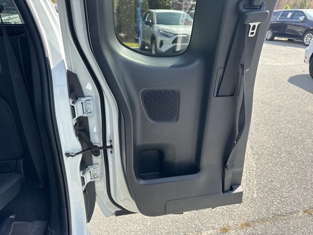 Used 2024 Nissan Frontier SV w/ SV Convenience Package RWD image 25