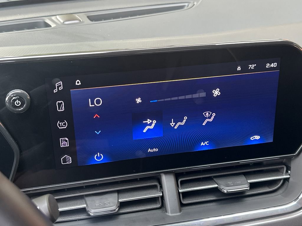 Used 2025 Chevrolet Trax ACTIV image 8