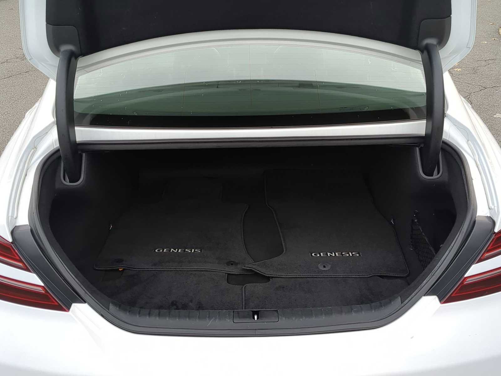 Used 2024 Genesis G70 2.5T image 35