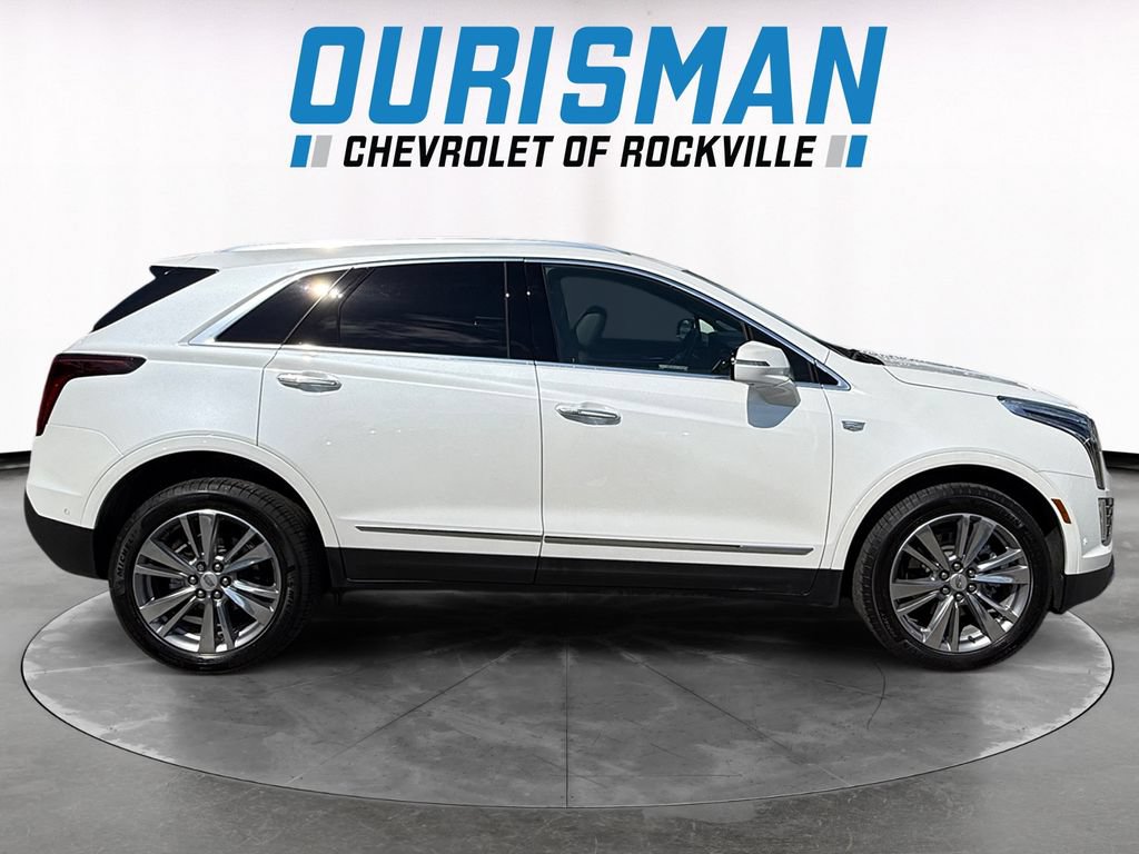 Used 2025 Cadillac XT5 Premium Luxury w/ Technology Package AWD/4WD image 7