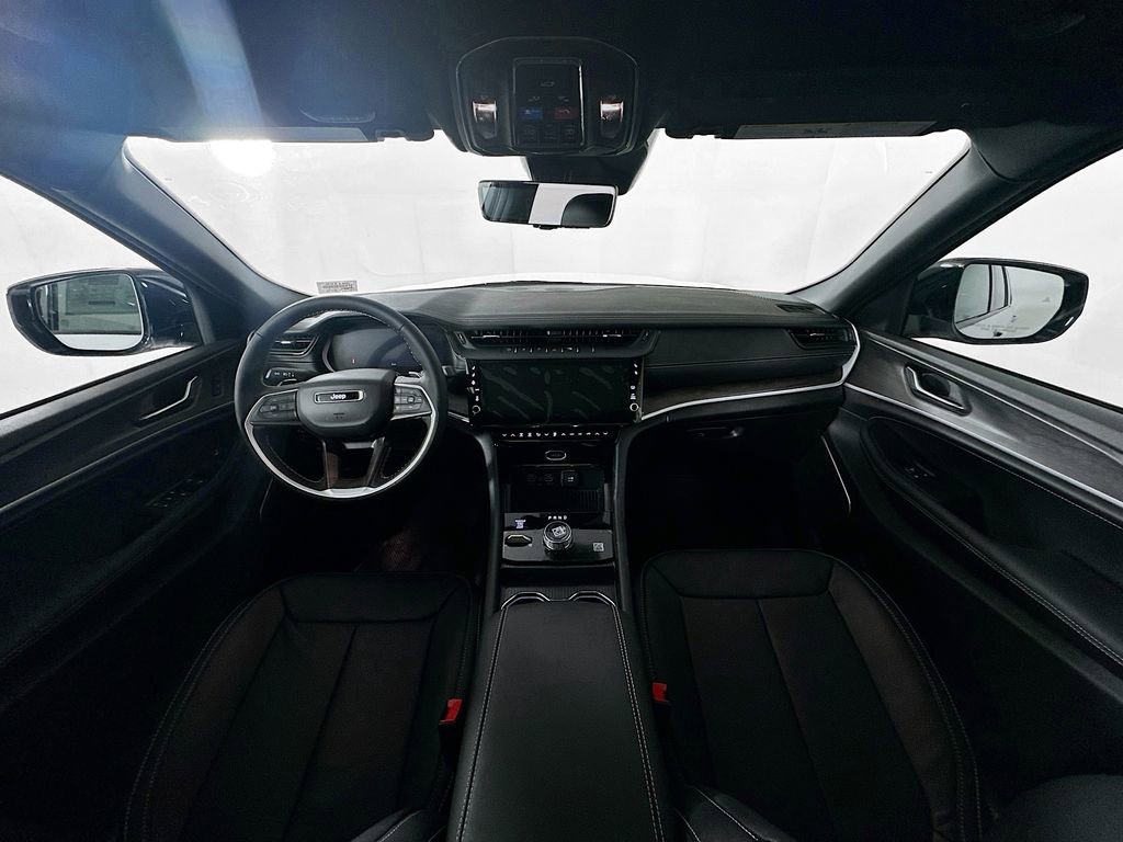 New 2026 Jeep Grand Cherokee Limited Reserve image 9