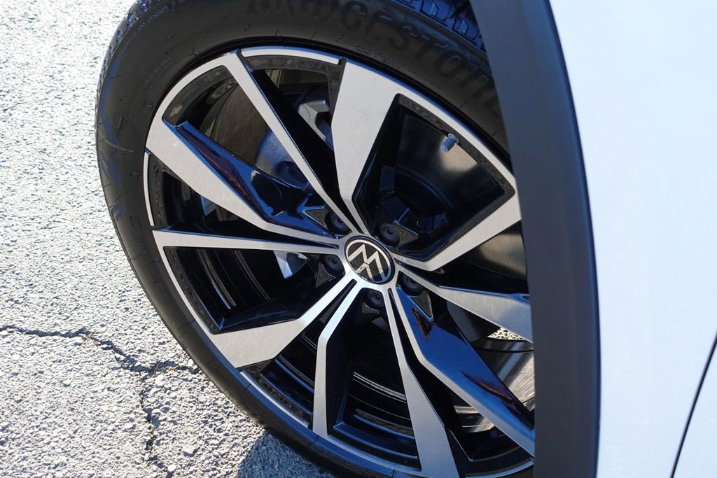 New 2026 Volkswagen Atlas SEL Premium R-Line image 13