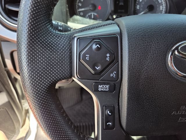 Used 2022 Toyota Tacoma TRD Off-Road w/ Technology Package AWD/4WD image 23