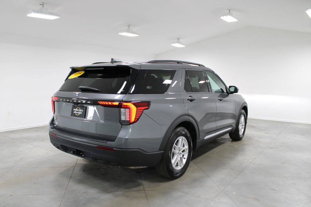 Used 2025 Ford Explorer Active image 9