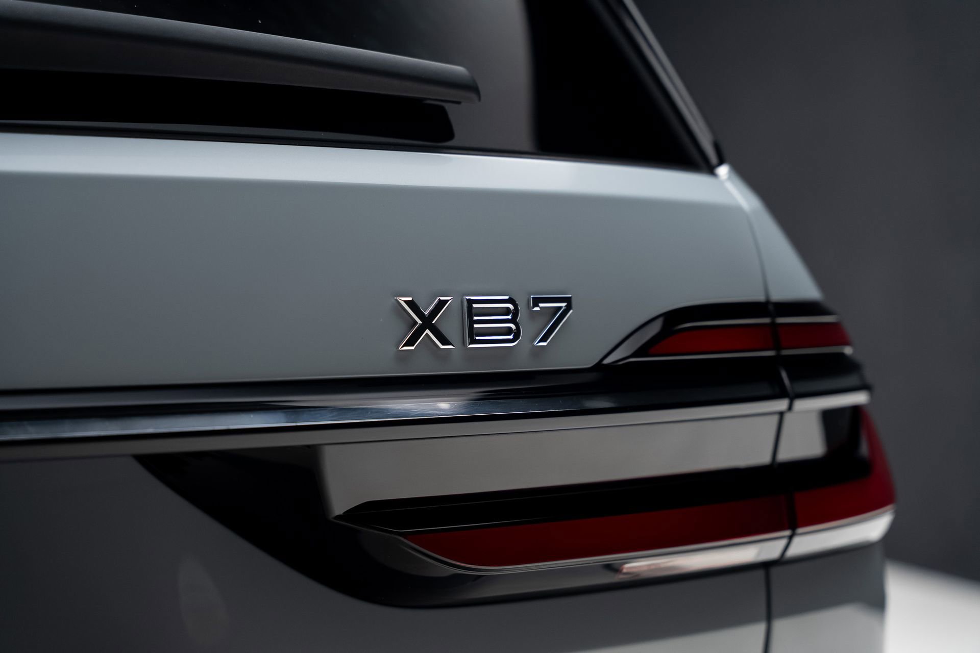 Used 2024 BMW ALPINA XB7 AWD/4WD image 32
