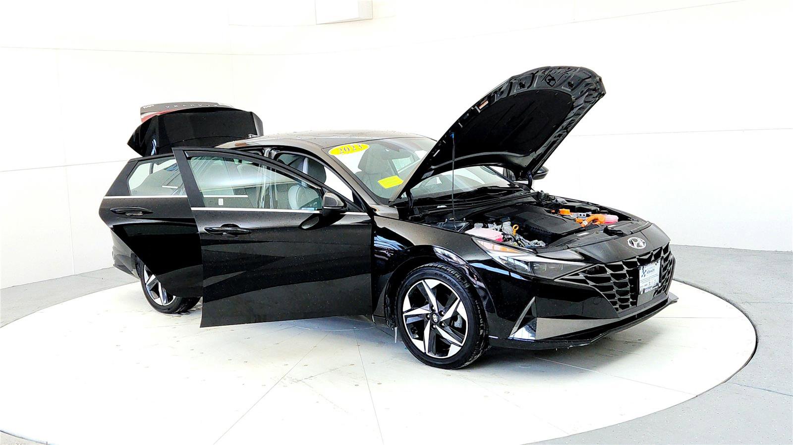 Used 2023 Hyundai Elantra Limited image 12