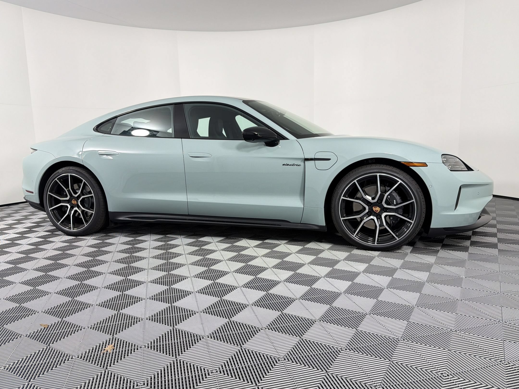 New 2026 Porsche Taycan AWD/4WD image 8