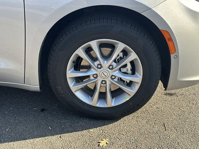 New 2026 Chrysler Pacifica Select image 12