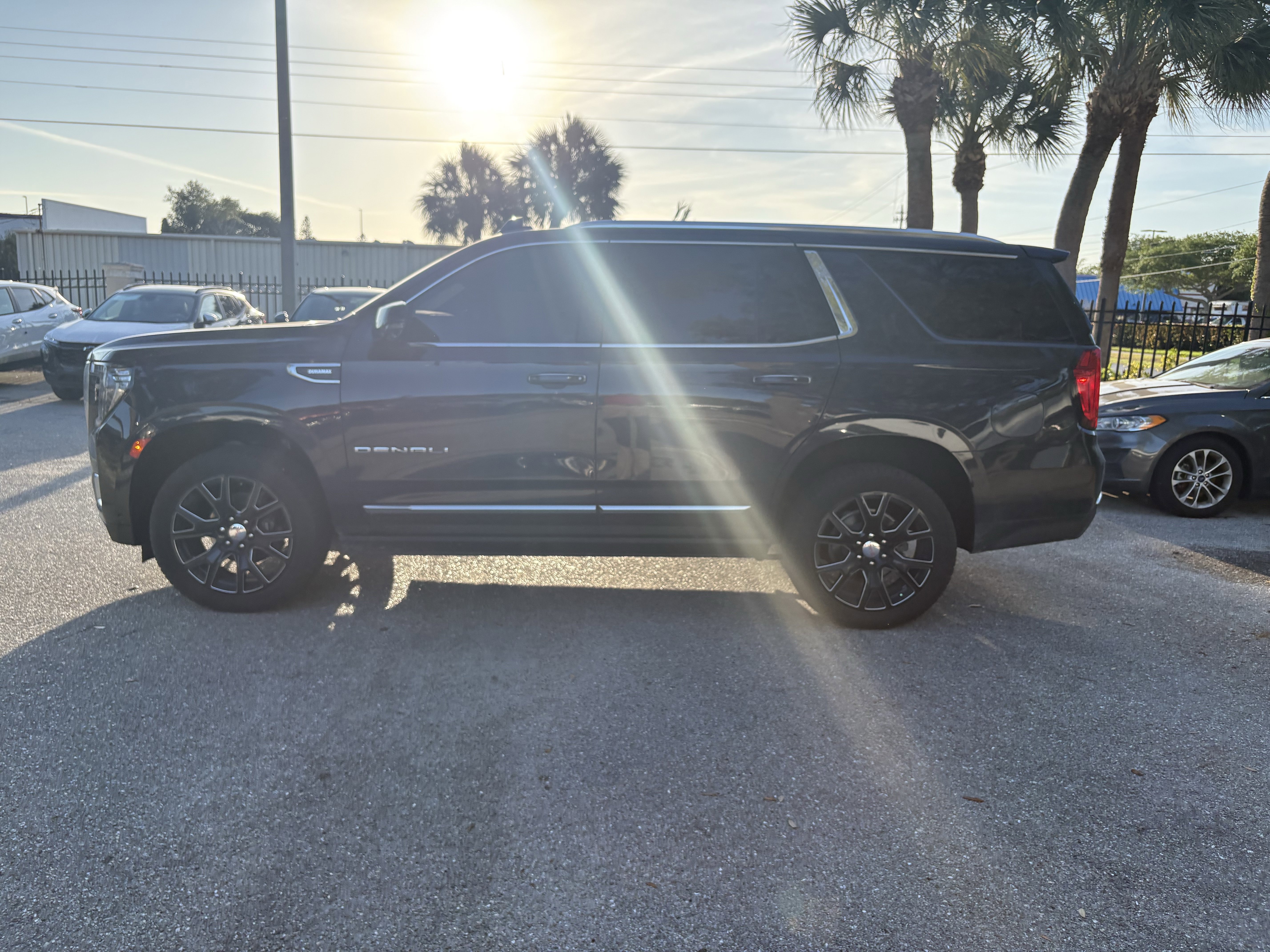 Used 2024 GMC Yukon Denali w/ Advanced Technology Package image 4