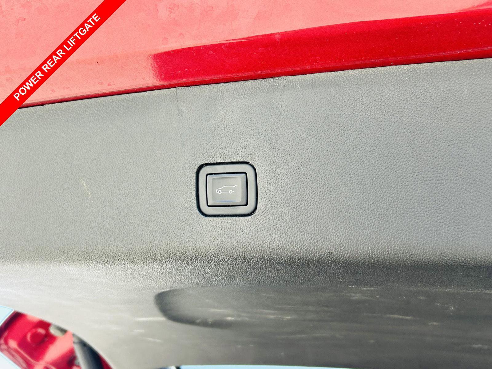 Used 2023 Chevrolet Traverse LT FWD image 11