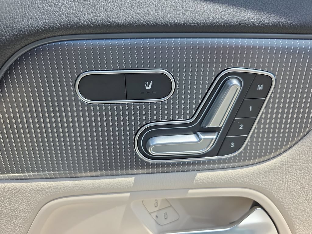 Certified 2022 Mercedes-Benz GLA 250 4MATIC image 16